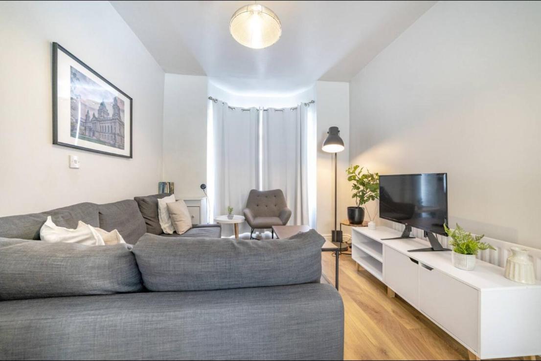 Cosy 2 Bedroom Town House Close To City Centre เบลฟาสต์ ภายนอก รูปภาพ