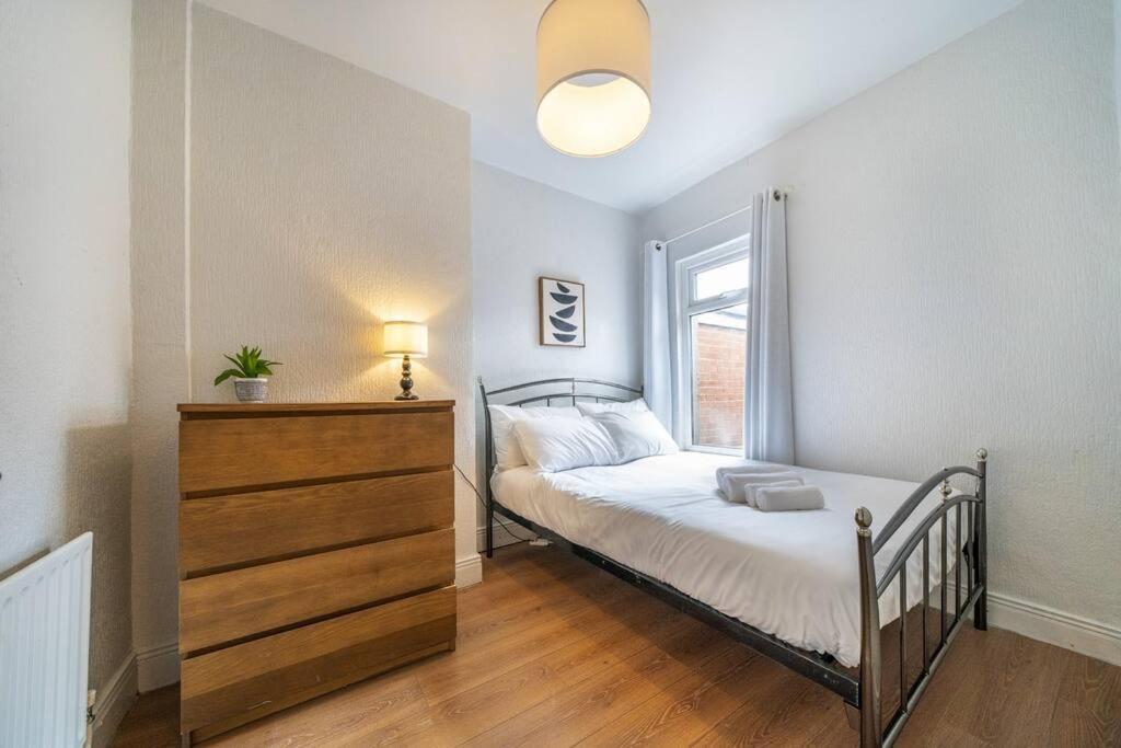 Cosy 2 Bedroom Town House Close To City Centre เบลฟาสต์ ภายนอก รูปภาพ